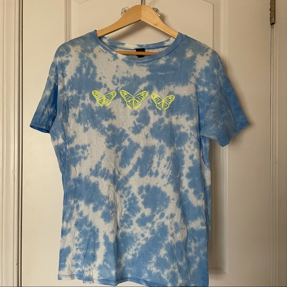 Wild Fable Tie Dye Butterfly T-Shirt - Picture 1 of 2